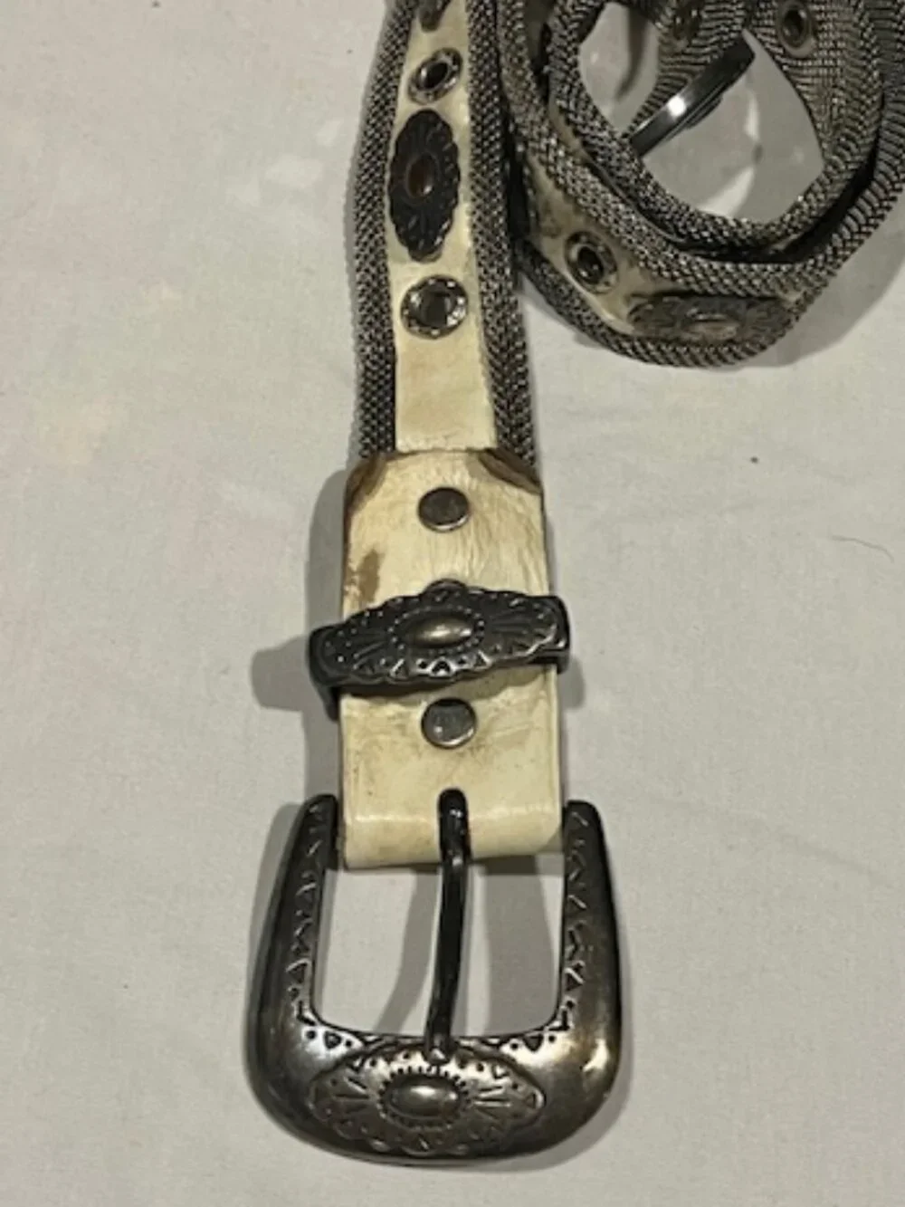 VTG Silver Tone Metal Mesh White Leather Concho Grommets Belt Western Buckle32 M